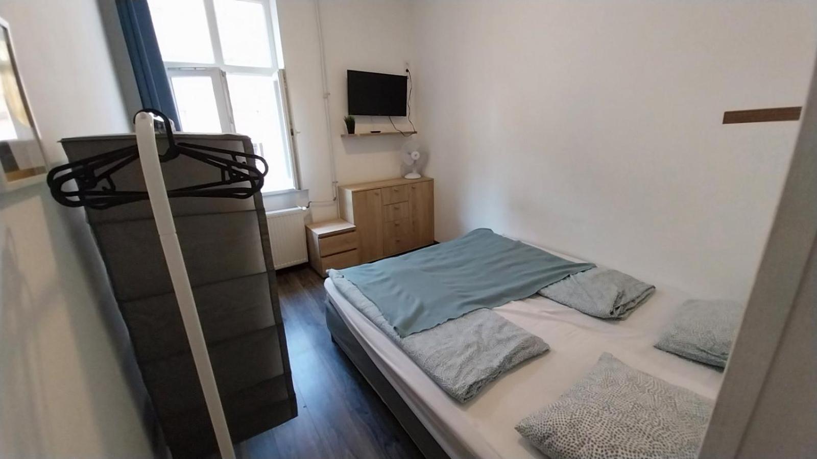 Aradi Rooms With Private Bathroom In The City Centre Budapeste Exterior foto