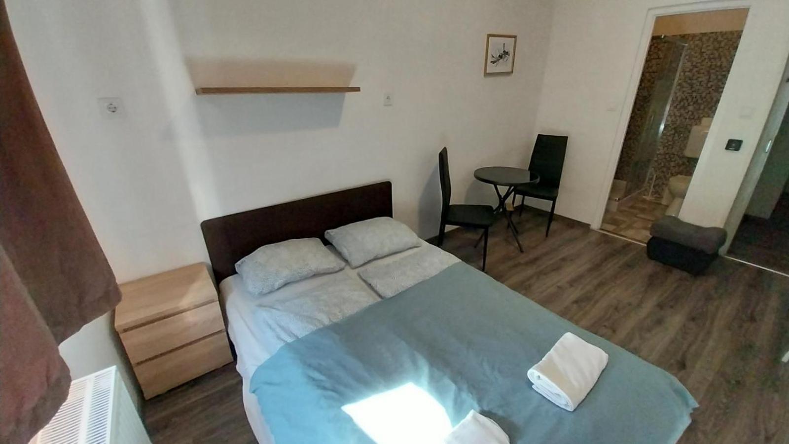 Aradi Rooms With Private Bathroom In The City Centre Budapeste Exterior foto