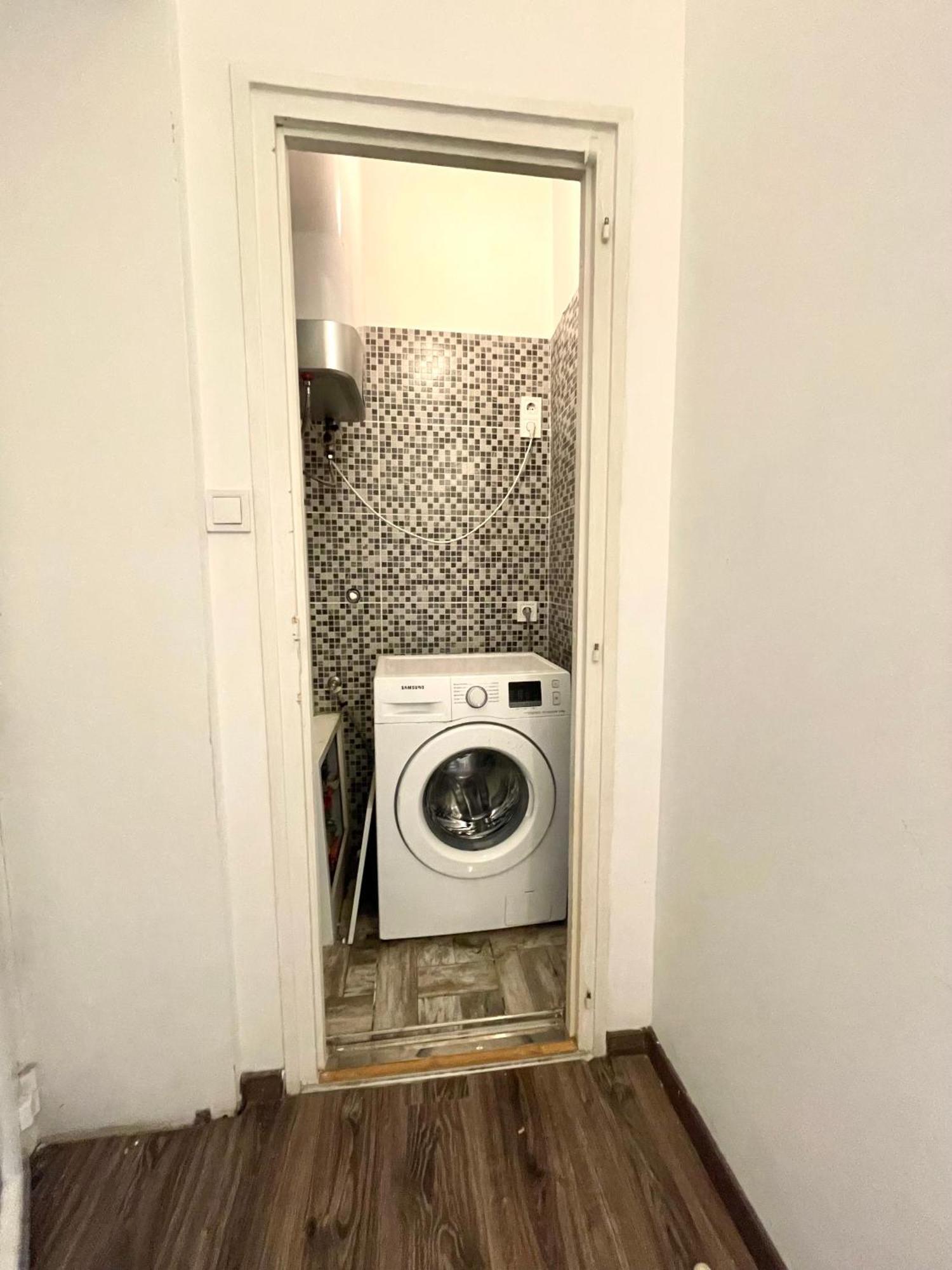 Aradi Rooms With Private Bathroom In The City Centre Budapeste Exterior foto